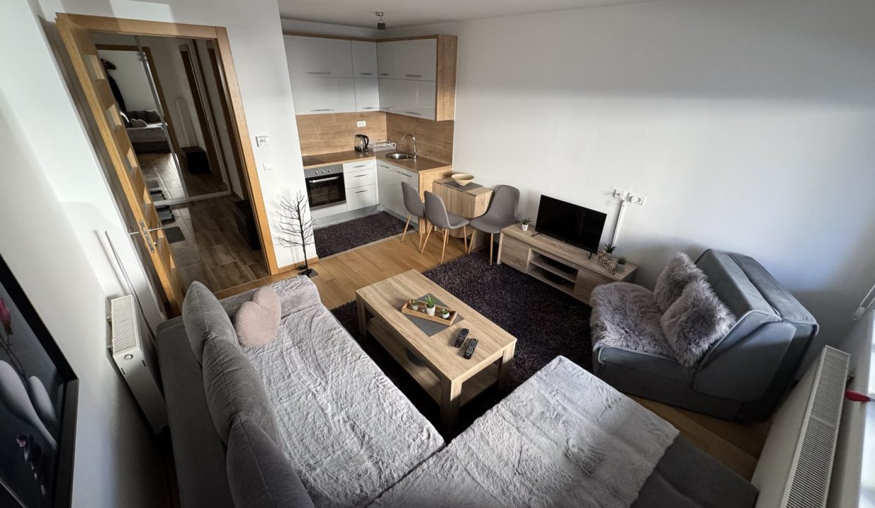 IMG-37d2b3b75d16f723172a9a9c5dc934ab-V