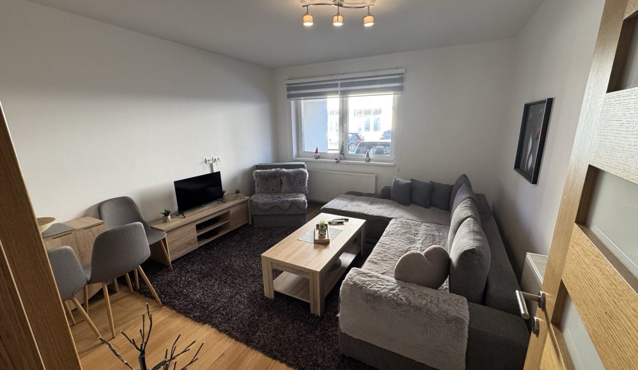 IMG-cdc2f015d451472d56dc720c4b2979e7-V