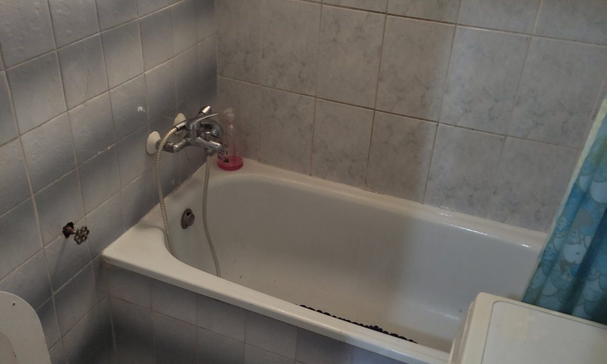 IMG-51e7fdd52ff4fb36cf3d85458441e4e3-V