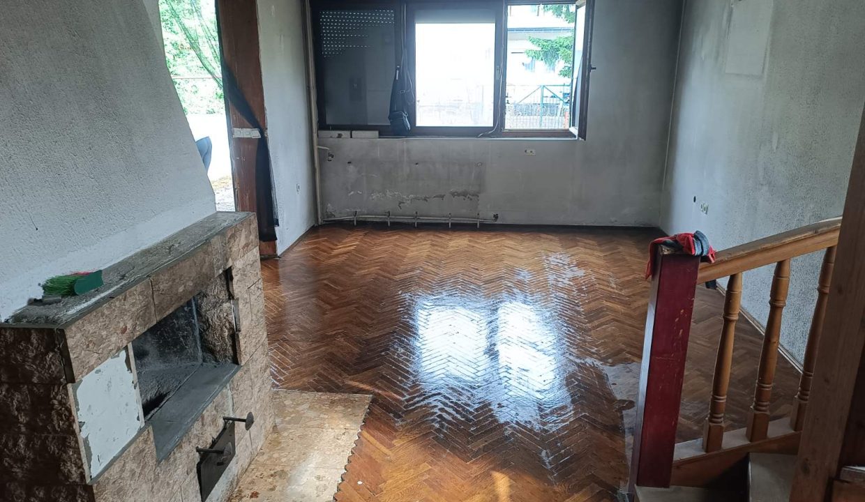 IMG-09d599180914c4f0193ae2cbef6119d2-V